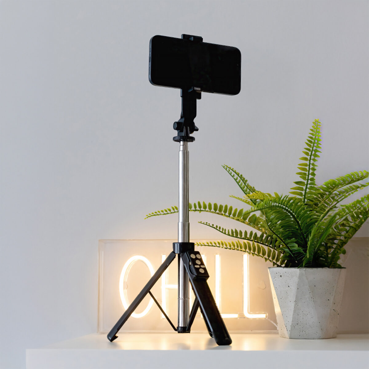 Forever Bluetooth selfie stick tripod SST-100 black - Image 7